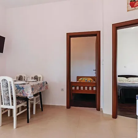 Cozy In Ribnica-krusevo With Kitchen Apartment