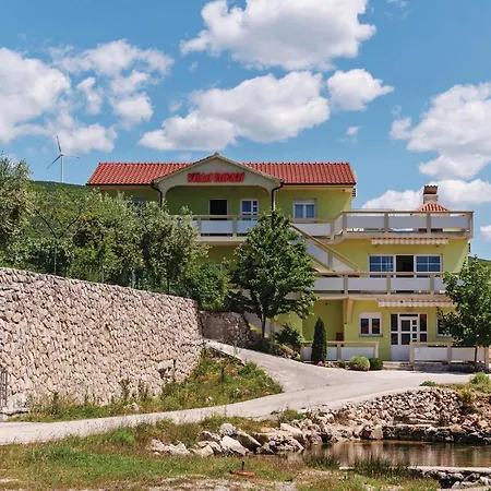Cozy In Ribnica-krusevo With Kitchen Anić